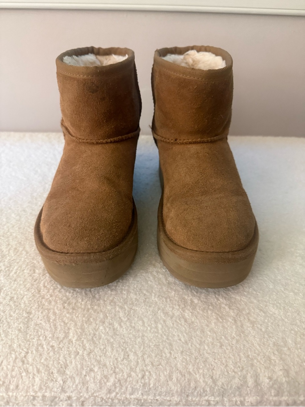 Authentic UGG boots - Picture 2 of 6